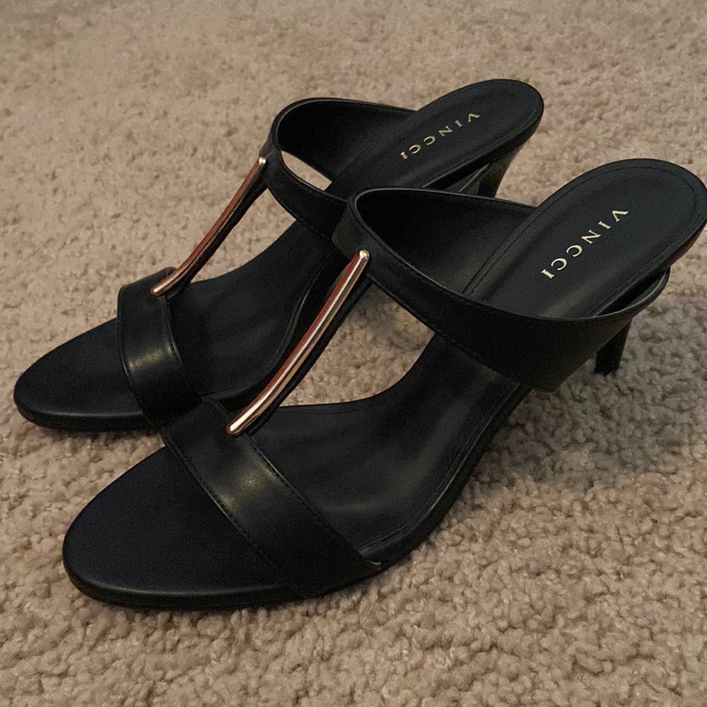 📸 NWOT Vincci Size 8 Faux Leather Heels with Gold Accent - Picture 3 of 5